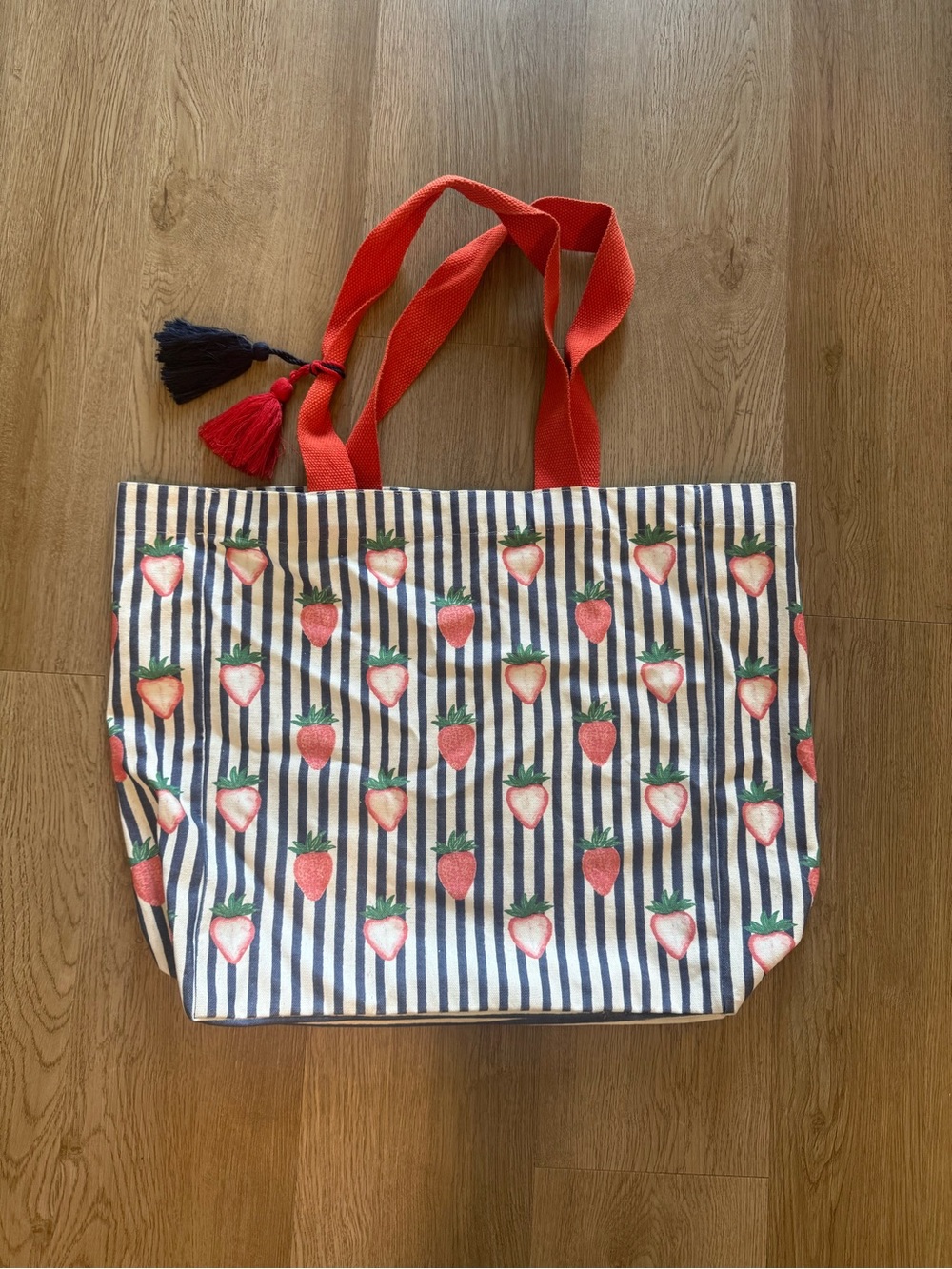 100% Corron Striped Strawberry Tote Bag